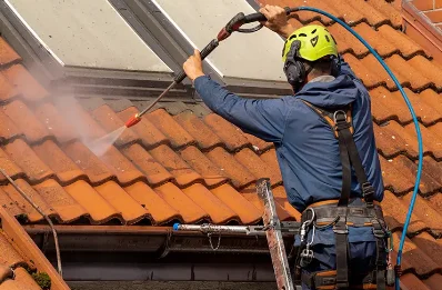 Démoussage et hydrofuge de toiture à Éroudeville